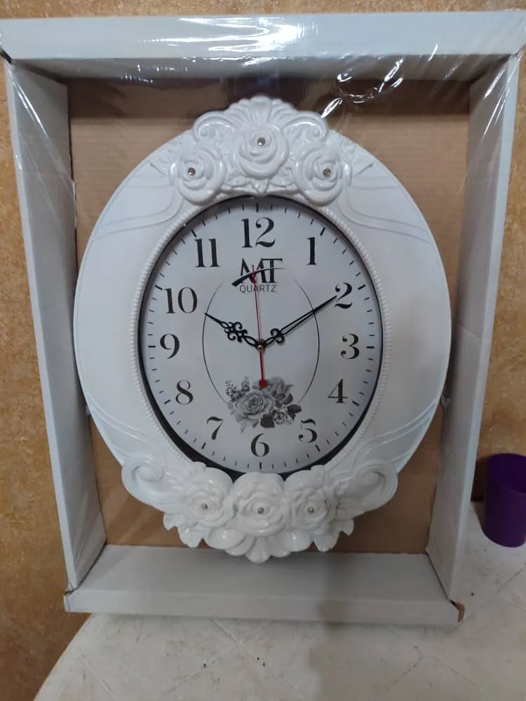 ساعةبيضاوي صغيرة  MT 